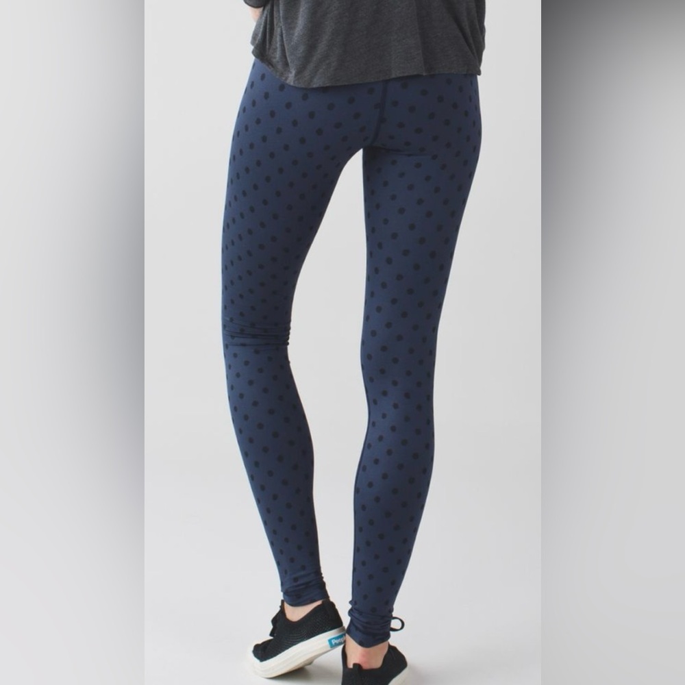 Navy Polka Dot Women's Leggings
Lululemon high - rise size 4